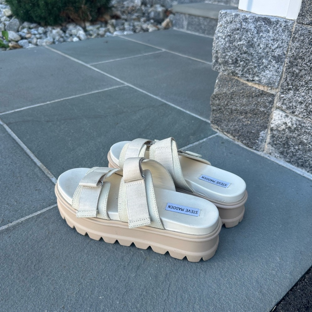 Steve Madden Cream and Beige Platform Slides
